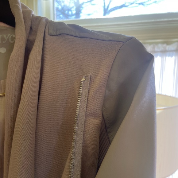 BLANK NYC Faux leather and fabric jacket asymmetrical - Picture 8 of 9